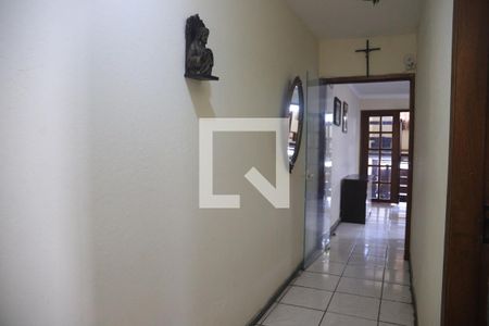 Corredor de casa à venda com 4 quartos, 180m² em Vila da Saúde, São Paulo