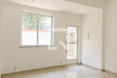 Sala de casa para alugar com 2 quartos, 75m² em Todos Os Santos, Rio de Janeiro