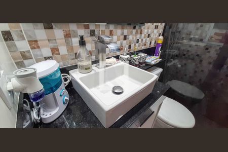 Apartamento à venda com 48m², 2 quartos e 1 vaga Apartamento à venda com 48m², 2 quartos e 1 vagaBanheiro