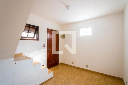 Sala de casa para alugar com 2 quartos, 50m² em Jardim Stella, Santo André