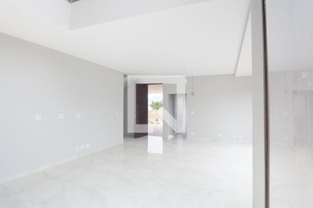 sala de casa de condomínio à venda com 4 quartos, 390m² em Alphaville, Nova Lima