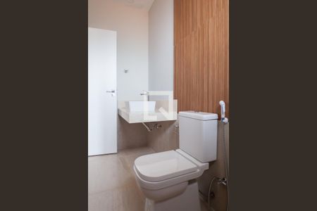 Casa de condomínio à venda com 390m², 4 quartos e 8 vagas Casa de condomínio à venda com 390m², 4 quartos e 8 vagasbanheiro suite 2