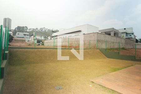 Casa de condomínio à venda com 390m², 4 quartos e 8 vagas Casa de condomínio à venda com 390m², 4 quartos e 8 vagasQuintal