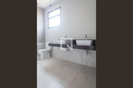 Casa de condomínio à venda com 390m², 4 quartos e 8 vagas Casa de condomínio à venda com 390m², 4 quartos e 8 vagasbanheiro suite master