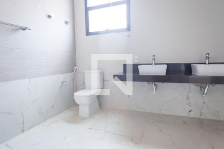 Casa de condomínio à venda com 390m², 4 quartos e 8 vagas Casa de condomínio à venda com 390m², 4 quartos e 8 vagasbanheiro suite master