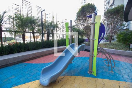 Studio para alugar com 32m², 1 quarto e 1 vaga Studio para alugar com 32m², 1 quarto e 1 vagaÁrea comum - Playground