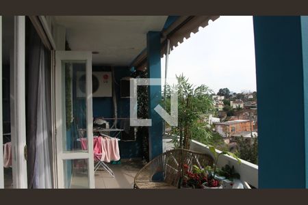 Sacada de casa à venda com 3 quartos, 300m² em Vila Jardim, Porto Alegre