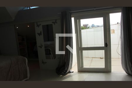 Quarto 2 de casa à venda com 3 quartos, 300m² em Vila Jardim, Porto Alegre