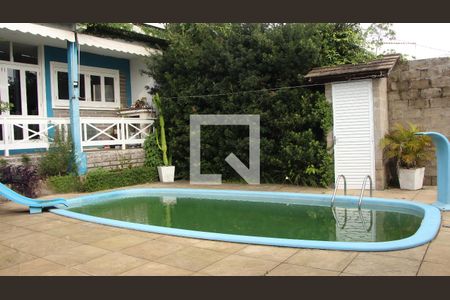 Piscina de casa à venda com 3 quartos, 300m² em Vila Jardim, Porto Alegre