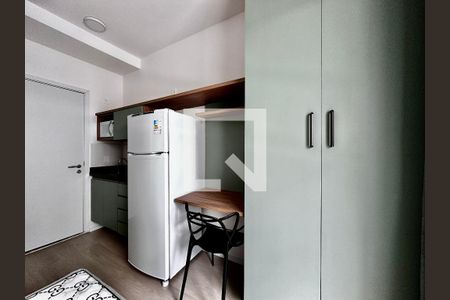 Quarto de kitnet/studio à venda com 0 quarto, 15m² em Jardim Aeroporto, São Paulo