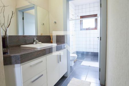 Casa de condomínio para alugar com 585m², 3 quartos e 4 vagas Casa de condomínio para alugar com 585m², 3 quartos e 4 vagasBanheiro Social