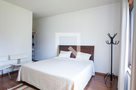 Casa de condomínio para alugar com 585m², 3 quartos e 4 vagas Casa de condomínio para alugar com 585m², 3 quartos e 4 vagasQuarto 2