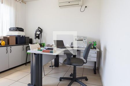 Casa de condomínio para alugar com 585m², 3 quartos e 4 vagas Casa de condomínio para alugar com 585m², 3 quartos e 4 vagasQuarto de Serviço