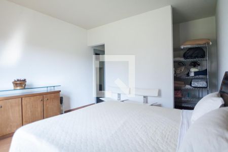 Casa de condomínio para alugar com 585m², 3 quartos e 4 vagas Casa de condomínio para alugar com 585m², 3 quartos e 4 vagasQuarto 2