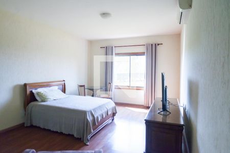 Casa de condomínio para alugar com 585m², 3 quartos e 4 vagas Casa de condomínio para alugar com 585m², 3 quartos e 4 vagasQuarto 1