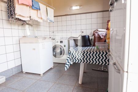 Casa de condomínio para alugar com 585m², 3 quartos e 4 vagas Casa de condomínio para alugar com 585m², 3 quartos e 4 vagasÁrea de Serviço