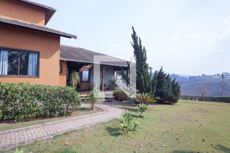 Casa de condomínio para alugar com 585m², 3 quartos e 4 vagas Casa de condomínio para alugar com 585m², 3 quartos e 4 vagasQuintal