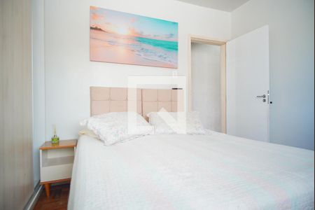 Quarto 2 de apartamento à venda com 3 quartos, 69m² em Vila Ipiranga, Porto Alegre