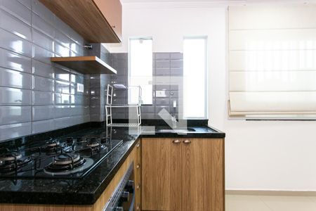 Cozinha de apartamento para alugar com 1 quarto, 30m² em Chácara Seis de Outubro, São Paulo