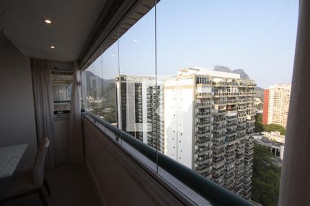 Vista de apartamento à venda com 3 quartos, 200m² em Barra da Tijuca, Rio de Janeiro