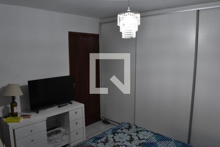 Quarto 1 de casa para alugar com 3 quartos, 130m² em Xaxim, Curitiba