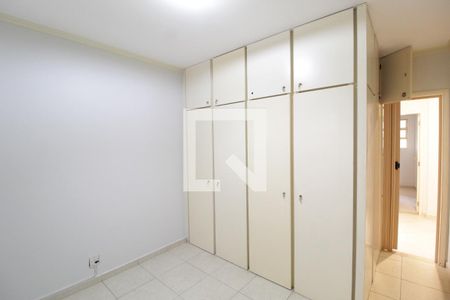 Quarto 1 de apartamento para alugar com 4 quartos, 124m² em Santa Maria, Uberlândia