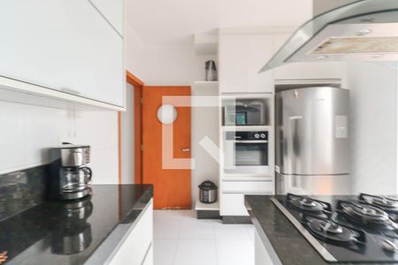 Casa à venda com 250m², 3 quartos e 3 vagas Casa à venda com 250m², 3 quartos e 3 vagasCozinha e Área de Serviço