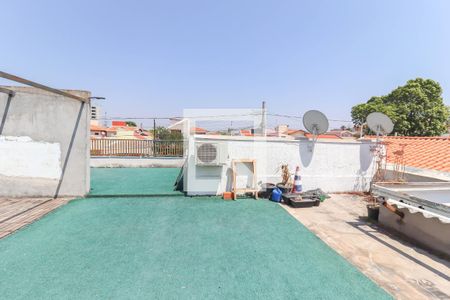 Casa à venda com 250m², 3 quartos e 3 vagas Casa à venda com 250m², 3 quartos e 3 vagasTerraço