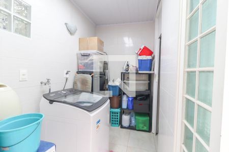 Casa à venda com 250m², 3 quartos e 3 vagas Casa à venda com 250m², 3 quartos e 3 vagasÁrea de Serviço