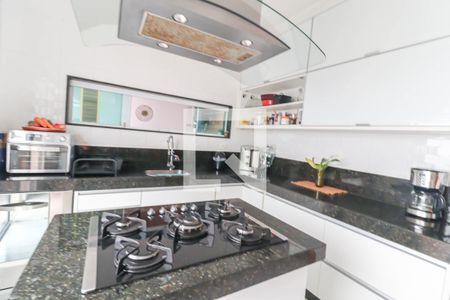 Casa à venda com 250m², 3 quartos e 3 vagas Casa à venda com 250m², 3 quartos e 3 vagasCozinha e Área de Serviço