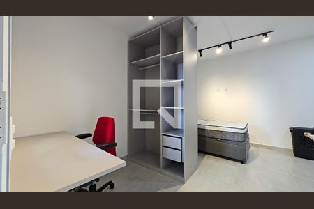 Quarto / Cozinha de kitnet/studio para alugar com 1 quarto, 27m² em Jardim Iporanga, São Paulo