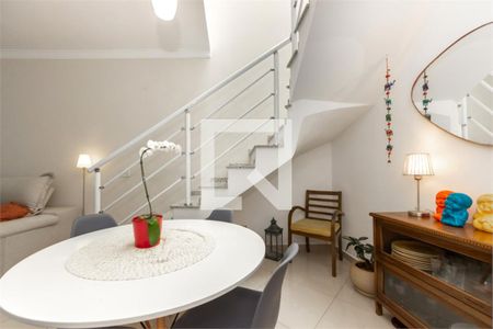 Casa à venda com 3 quartos, 115m² em Vila Inglesa, São Paulo