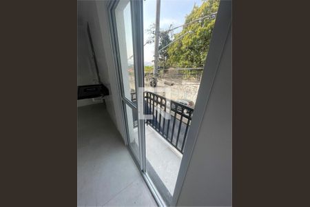 Apartamento à venda com 2 quartos, 42m² em Vila Nivi, São Paulo