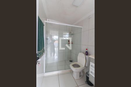 Casa à venda com 244m², 4 quartos e 3 vagas Casa à venda com 244m², 4 quartos e 3 vagasBanheiro externo