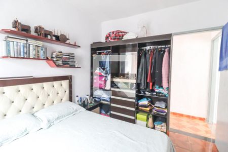 Casa à venda com 244m², 4 quartos e 3 vagas Casa à venda com 244m², 4 quartos e 3 vagasQuarto 2