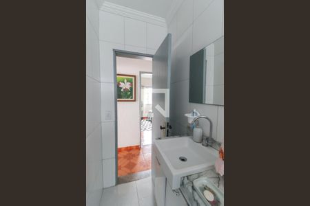 Casa à venda com 244m², 4 quartos e 3 vagas Casa à venda com 244m², 4 quartos e 3 vagasBanheiro