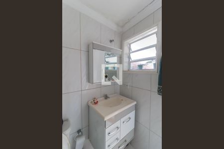 Casa à venda com 244m², 4 quartos e 3 vagas Casa à venda com 244m², 4 quartos e 3 vagasBanheiro externo