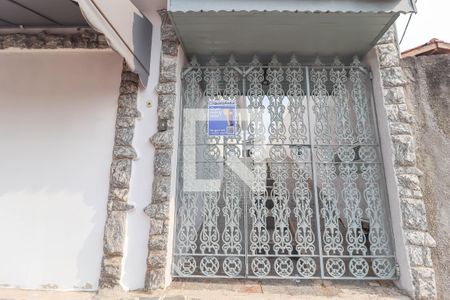 Casa à venda com 244m², 4 quartos e 3 vagas Casa à venda com 244m², 4 quartos e 3 vagasFachada