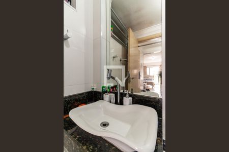 Banheiro de apartamento para alugar com 1 quarto, 28m² em Vila Buarque, São Paulo