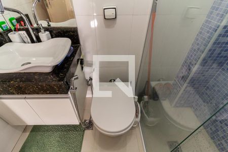 Banheiro de apartamento para alugar com 1 quarto, 28m² em Vila Buarque, São Paulo