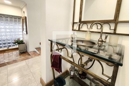 Casa à venda com 450m², 4 quartos e 5 vagas Casa à venda com 450m², 4 quartos e 5 vagasLavabo