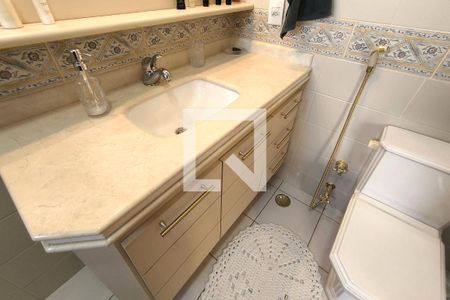 Casa à venda com 450m², 4 quartos e 5 vagas Casa à venda com 450m², 4 quartos e 5 vagasBanheiro 3