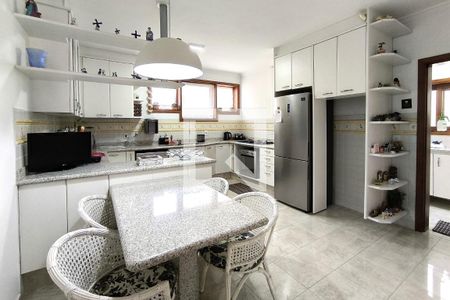 Casa à venda com 450m², 4 quartos e 5 vagas Casa à venda com 450m², 4 quartos e 5 vagasCozinha