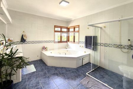 Casa à venda com 450m², 4 quartos e 5 vagas Casa à venda com 450m², 4 quartos e 5 vagasBanheiro 2