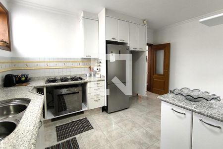 Casa à venda com 450m², 4 quartos e 5 vagas Casa à venda com 450m², 4 quartos e 5 vagasCozinha