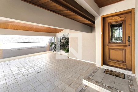 Casa à venda com 450m², 4 quartos e 5 vagas Casa à venda com 450m², 4 quartos e 5 vagasÁrea comum