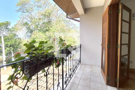 Casa à venda com 450m², 4 quartos e 5 vagas Casa à venda com 450m², 4 quartos e 5 vagasVaranda - Quarto 2