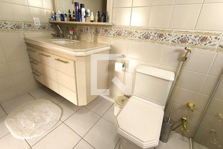 Casa à venda com 450m², 4 quartos e 5 vagas Casa à venda com 450m², 4 quartos e 5 vagasBanheiro 4