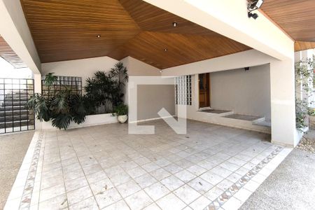 Casa à venda com 450m², 4 quartos e 5 vagas Casa à venda com 450m², 4 quartos e 5 vagasÁrea comum