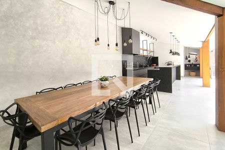 Casa à venda com 450m², 4 quartos e 5 vagas Casa à venda com 450m², 4 quartos e 5 vagasÁrea Gourmet